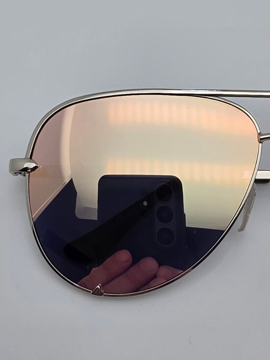 Quay Australia Desi High Key Silver Frame Rose Silver Mirror Aviator Sunglasses main image 4